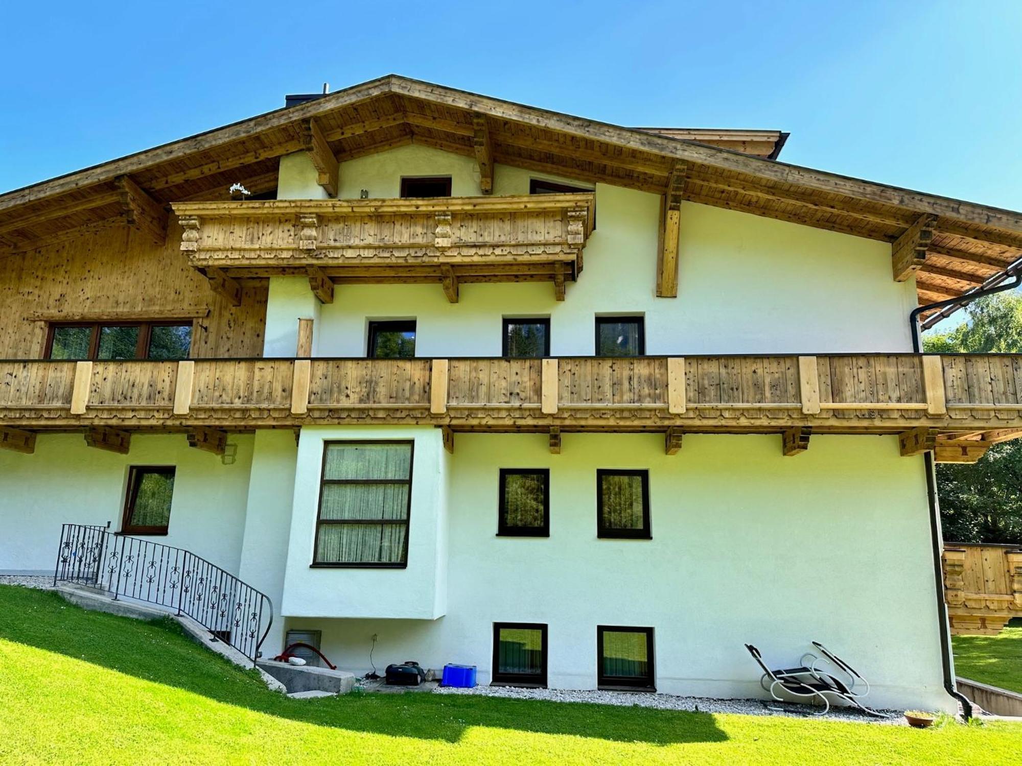 ロイタシュW2 Haus Ganghoferアパートメント エクステリア 写真