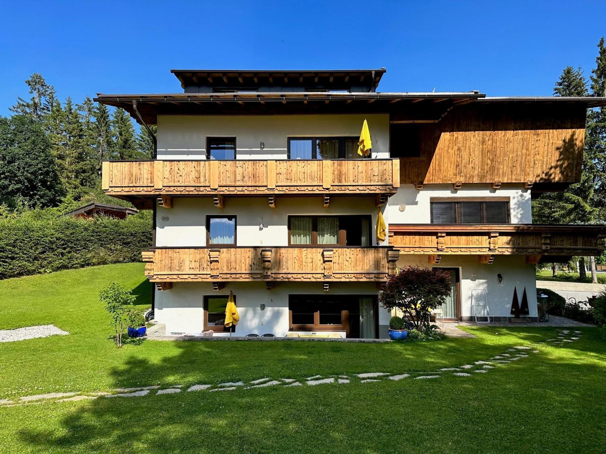 ロイタシュW2 Haus Ganghoferアパートメント エクステリア 写真