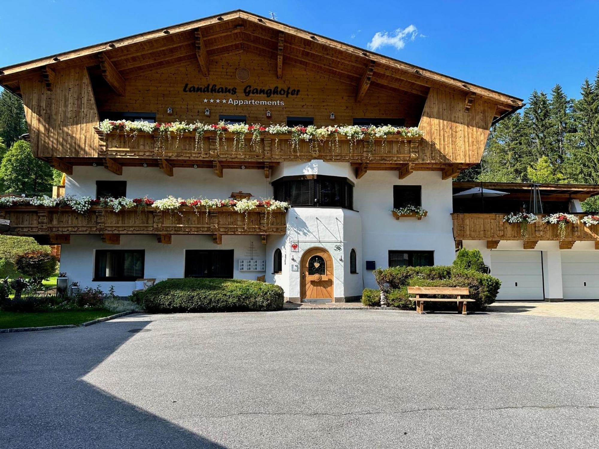 ロイタシュW2 Haus Ganghoferアパートメント エクステリア 写真